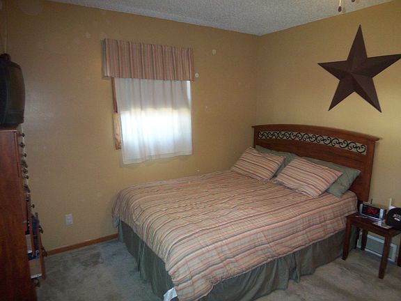 5th image of 926 Maberly St