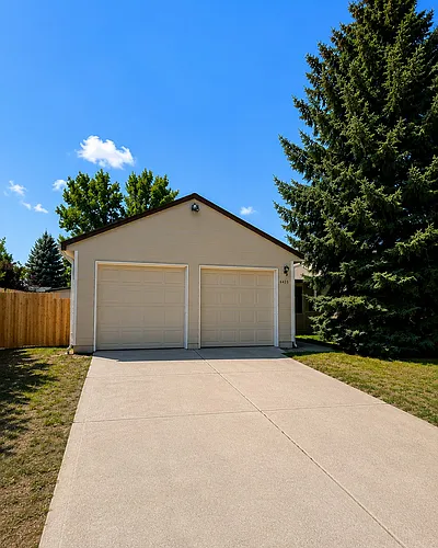 4425 Hollyhock St Photo 1