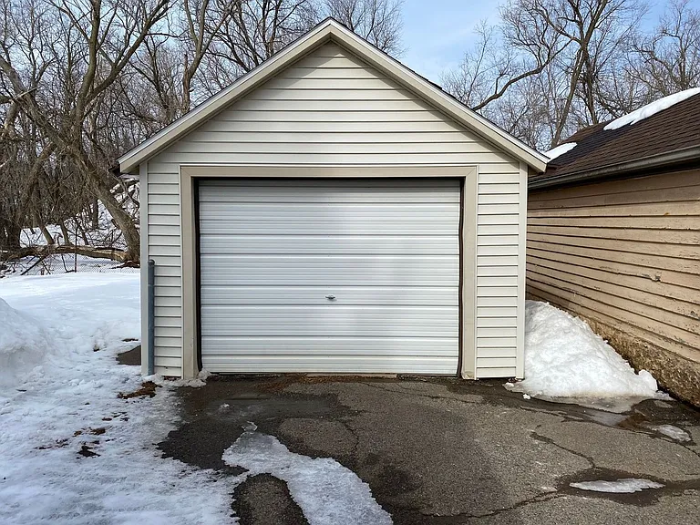 266 Chellis St — Photo 13