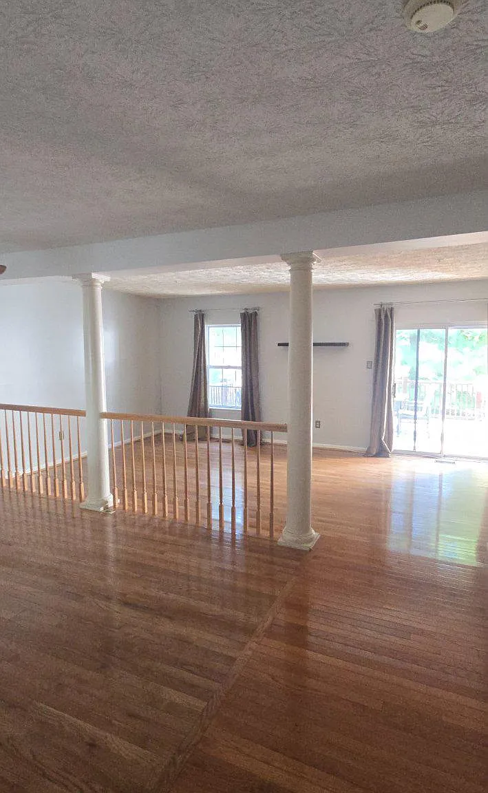 3 bed, 2.5 bath, 1496 sqft, $2,800 — Photo 4