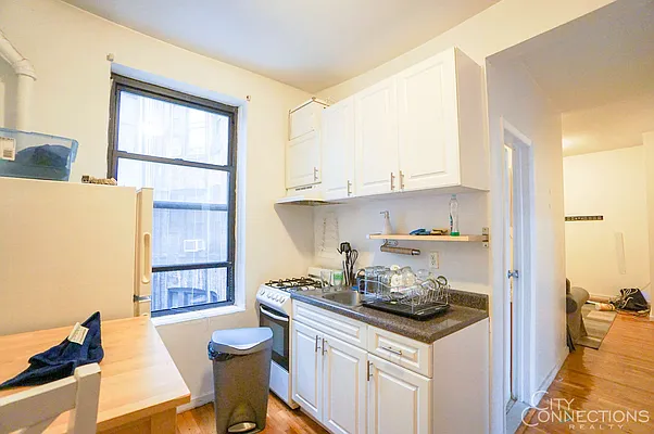 Rented by City Connections Realty | media 19