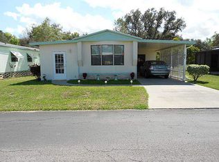 27 Lakeview Dr, Fruitland Park, FL 34731