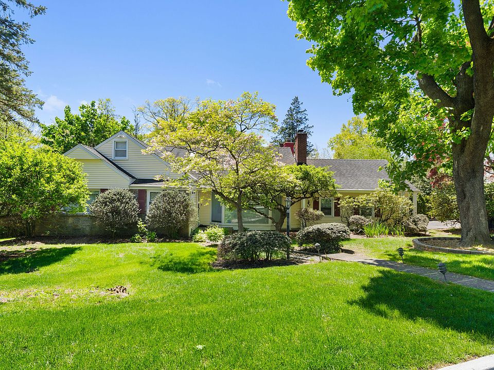 1st image of 128 Moorland Dr