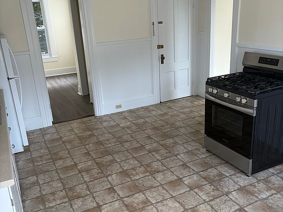 3rd image of 458 Notre Dame Ave #2F