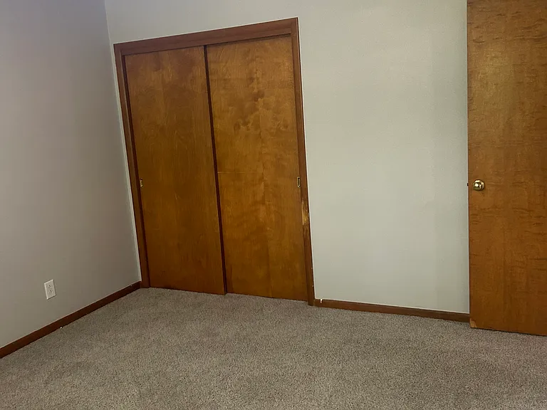 1950 E Hanthorn Rd #3 — Photo 12