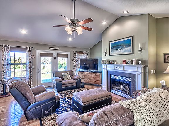 4th image of 38 Summerwind Ct