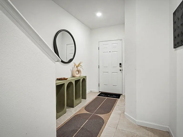3231 Penny Cove Ln — Photo 2