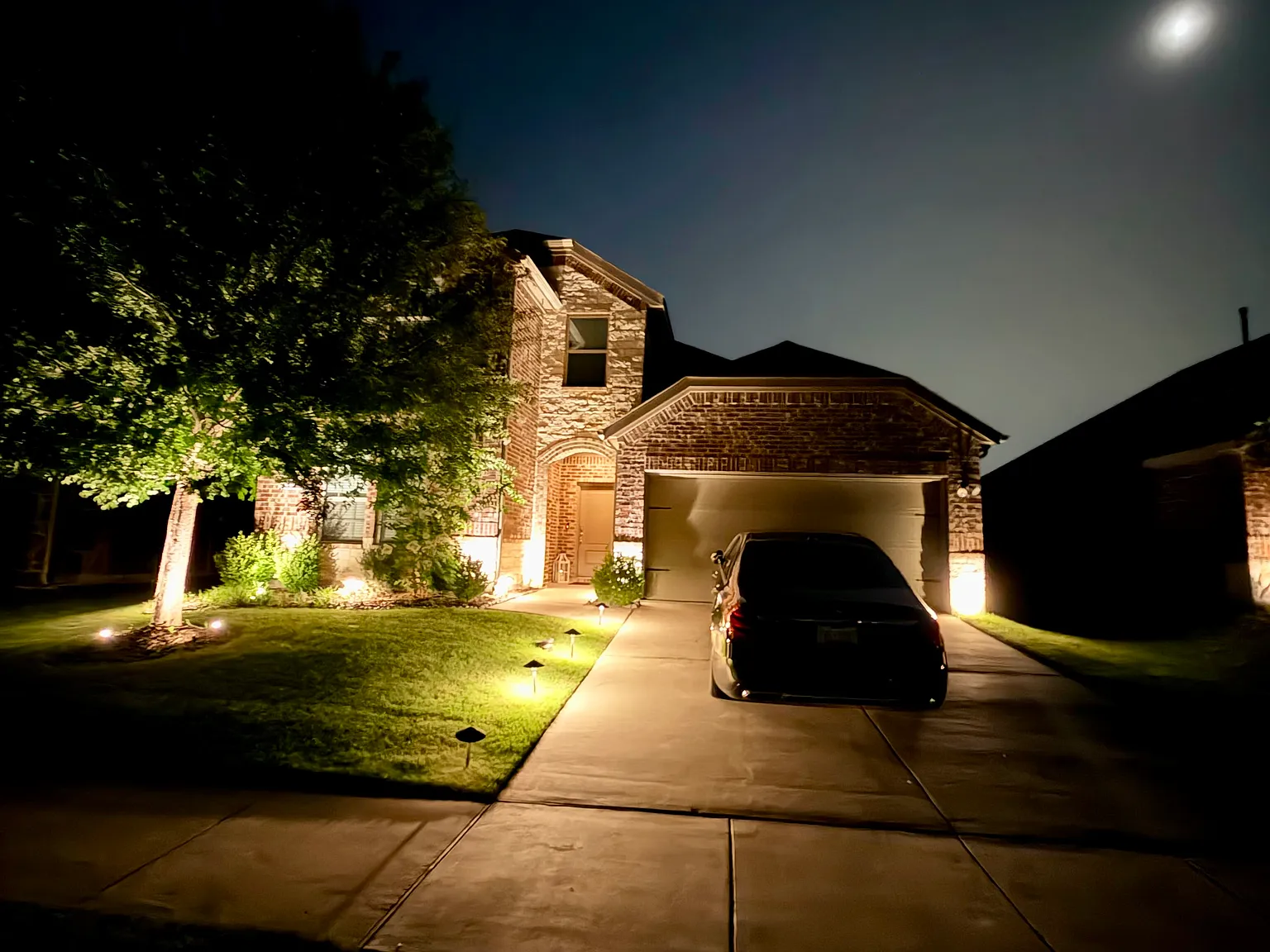 4 bed, 2300 sqft, $2,950 — Photo 1
