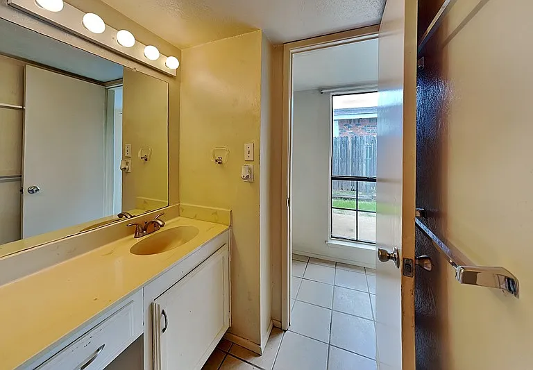 7313 Pineberry Rd — Photo 6