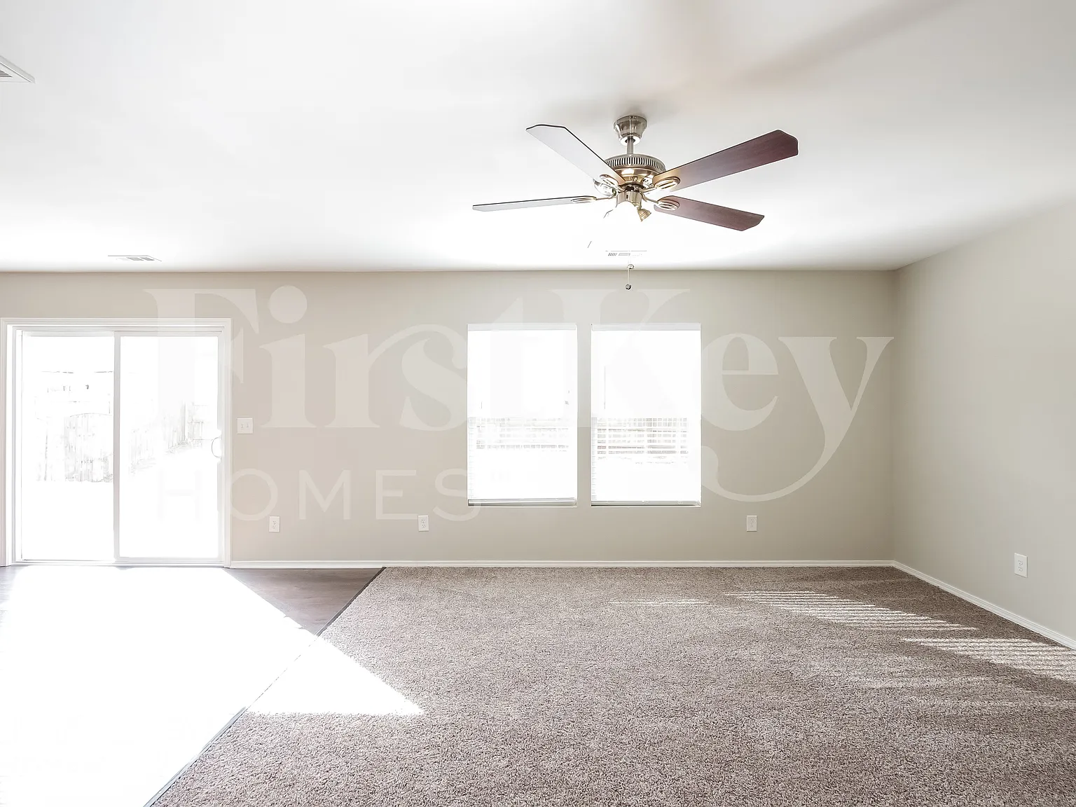 4 bed, 2.5 bath, 2716 sqft, $2,675 — Photo 2