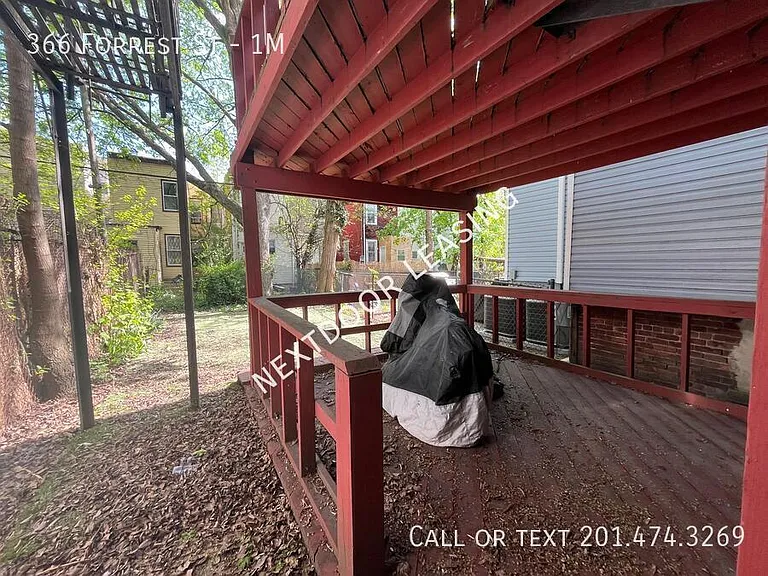 366 Forrest St #1M — Photo 6