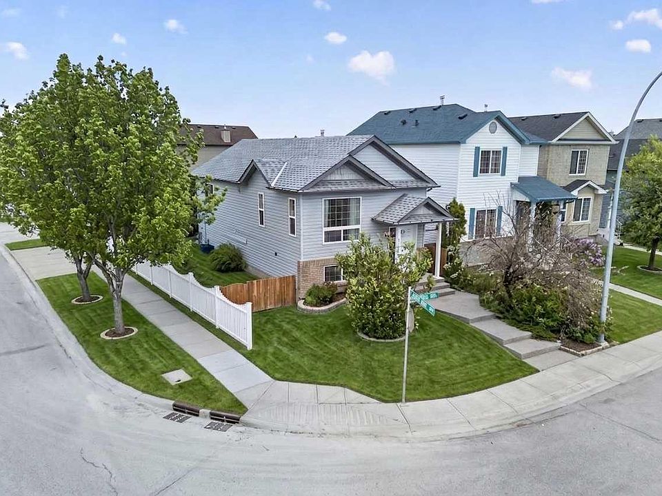 1st image of 171 Saddlemont Cres NE