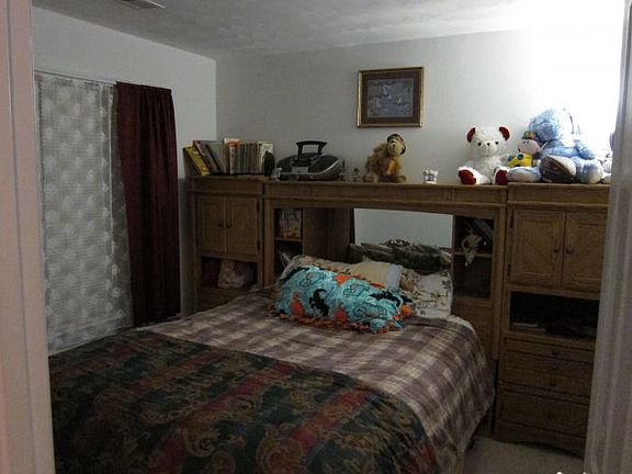5th image of 619 Cheeseman Ct