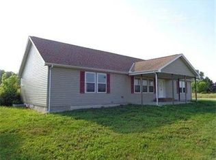 24209 S Rockhaven Rd, Peculiar, MO 64078