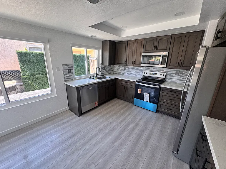 1770 Solana Gln — Photo 33