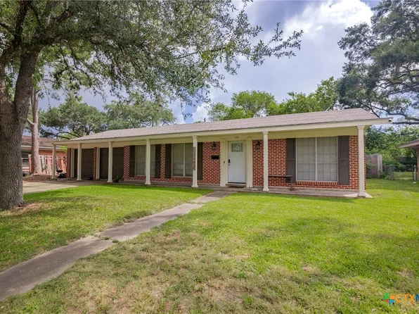 104 Scarborough Dr, Victoria, TX 77901