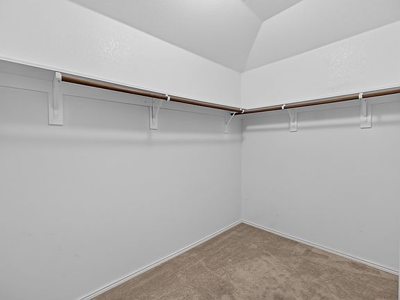 3rd image of 5916 Crestview Dr