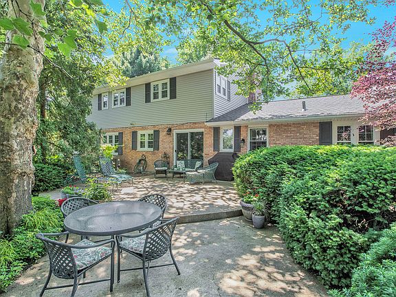 5th image of 116 Cascade Dr
