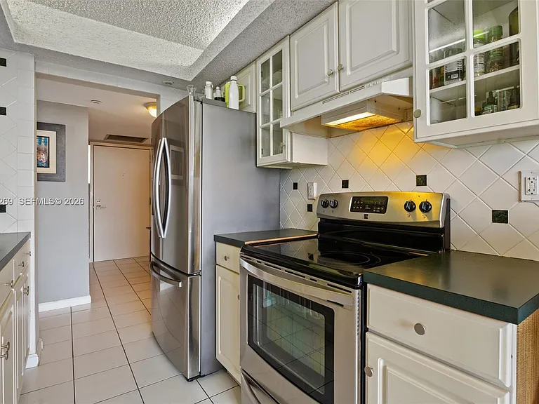 2555 Collins Ave #1002 — Photo 49