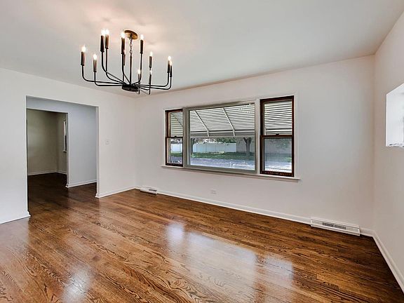 3rd image of 2900 140th St
