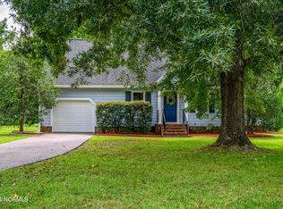 1005 Peach Tree Ln, New Bern, NC 28562