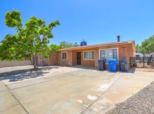8808 Robby Ave SW, Albuquerque, NM 87121
