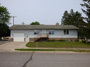 132 Cleveland St SW, Silver Lake, MN 55381