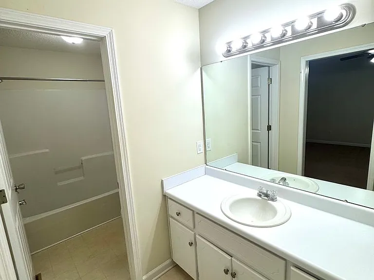 178 Commons Dr — Photo 12