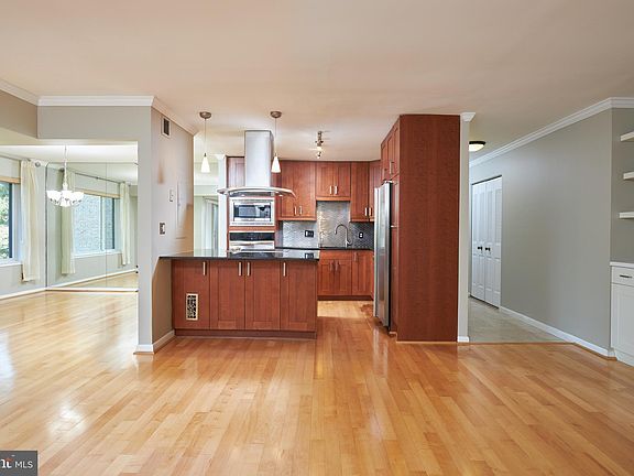 5th image of 5811 Edson Ln APT 304