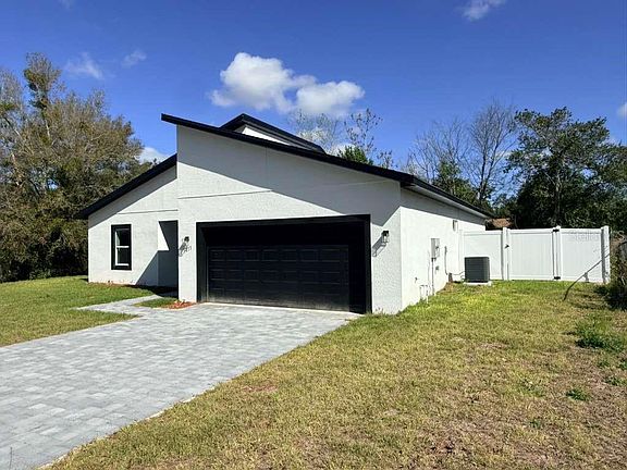 2nd image of 3677 SW 143rd Lane Rd