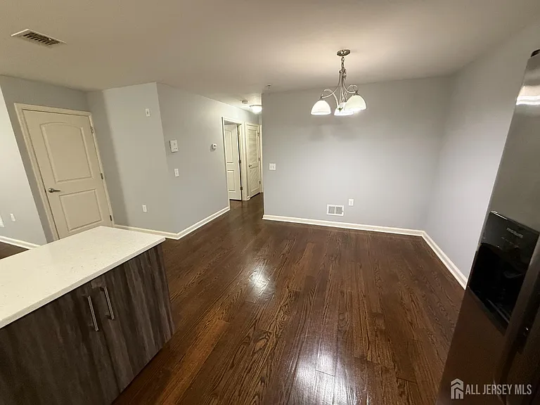 1400 Saint George Ave #306 — Photo 3