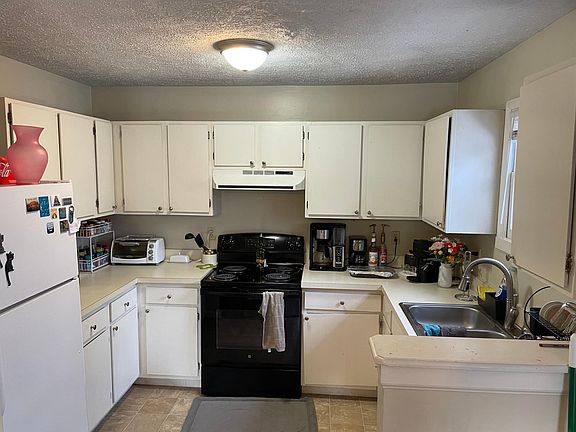 2nd image of 350 Woodland Ave #2