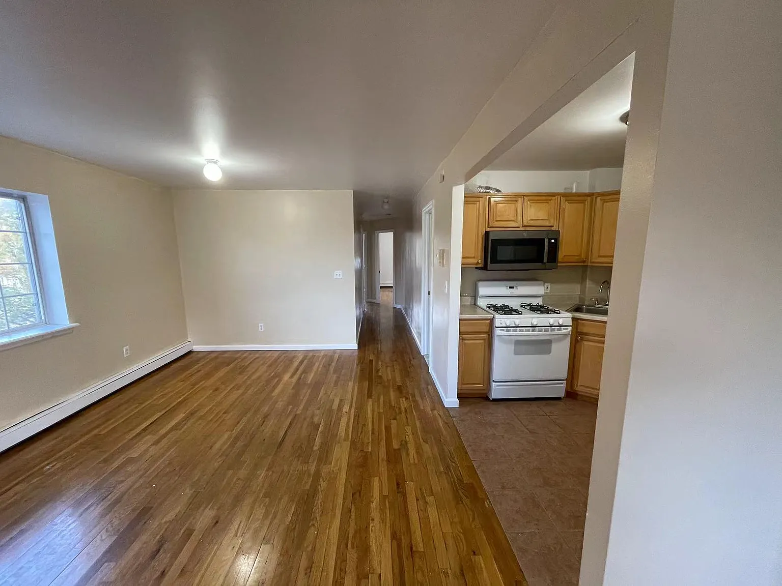 3 bed, 1100 sqft, $2,950 — Photo 1