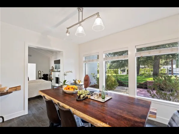 23003 Mariano St, Woodland Hills, CA 91367
