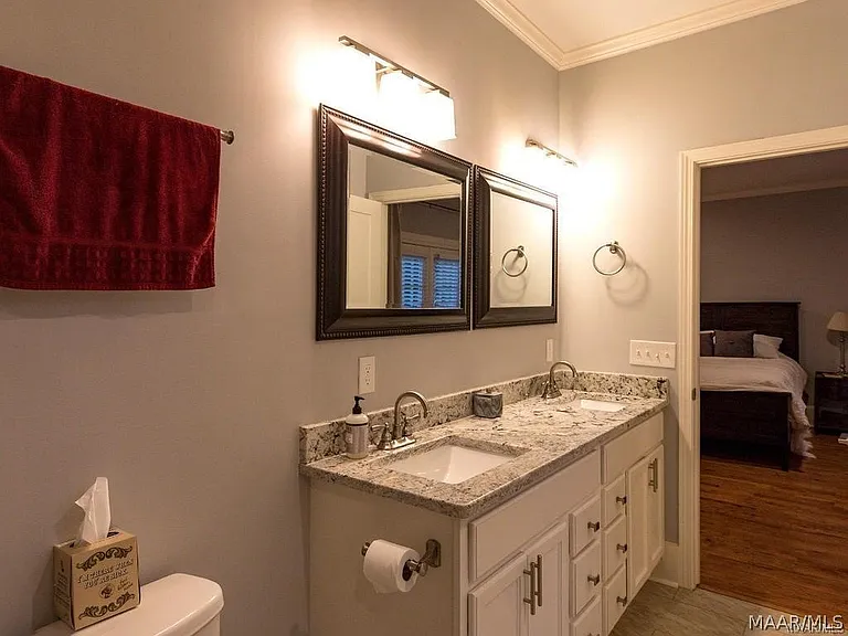 3117 Cloverdale Rd — Photo 12