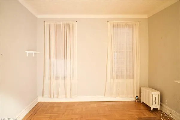 Sold by Momentum Real Estate LLC | media 29