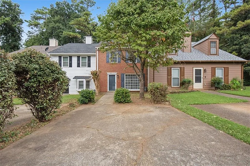 3 bed, 2.5 bath, 1280 sqft, $1,700 — Photo 3