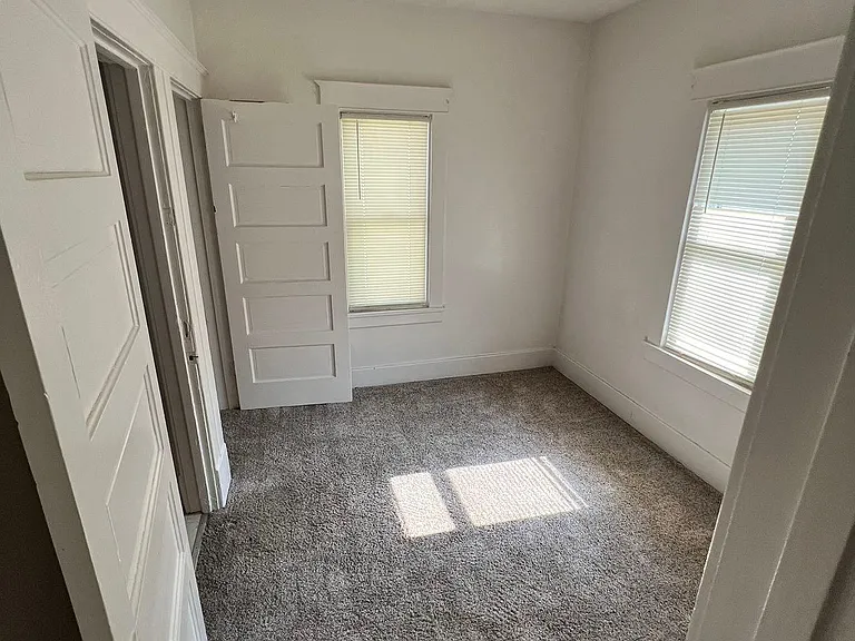 406 W 23rd Ave — Photo 12