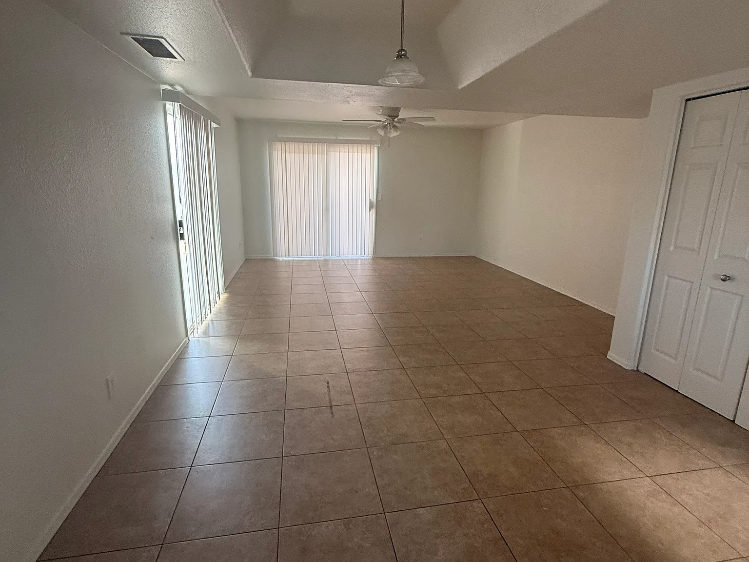 3 bed, 1401 sqft, $1,855 — Photo 4