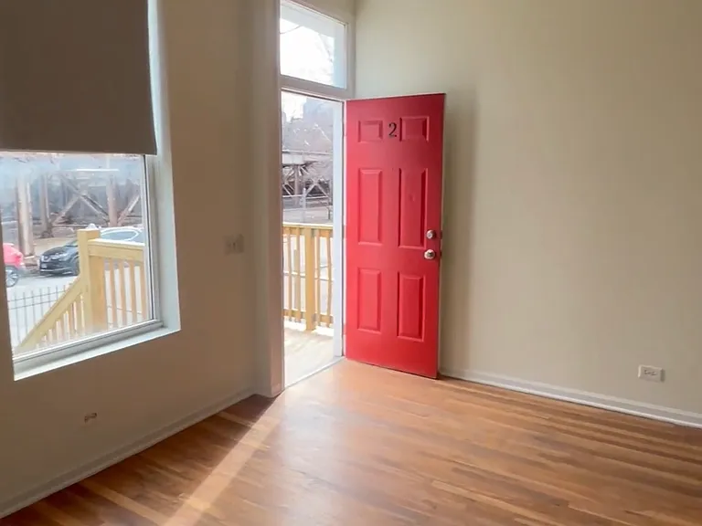 1530 N Orleans St #2 — Photo 4