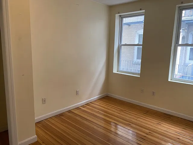220 Hanover St #10 — Photo 17
