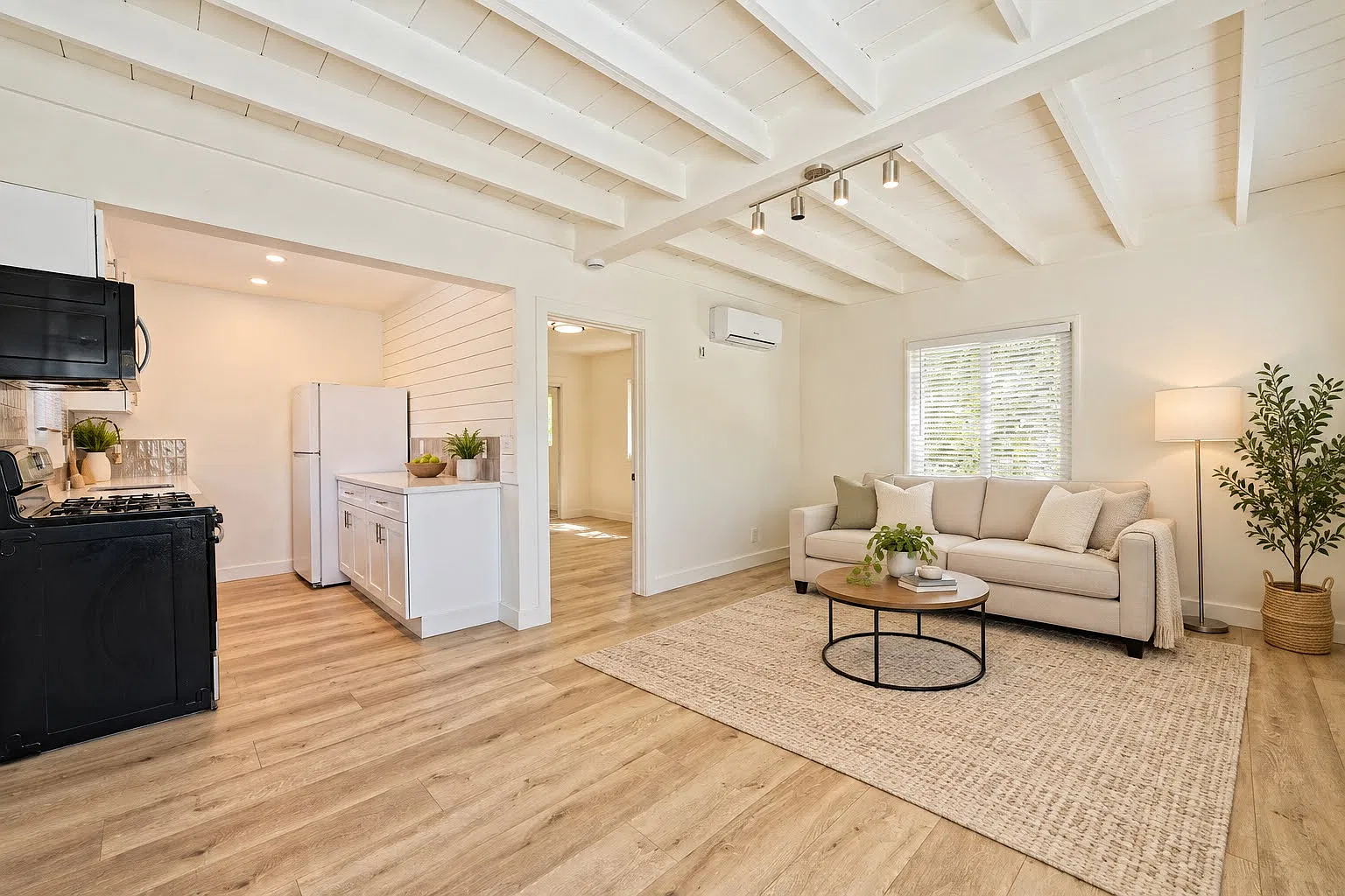 1 bed, $2,545 — Photo 4