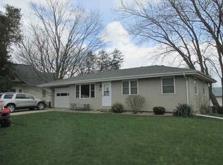 608 Hickory St, Riverside, IA 52327