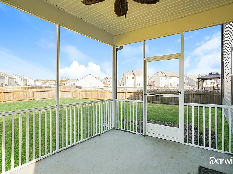 548 Carissa Ln — Photo 14