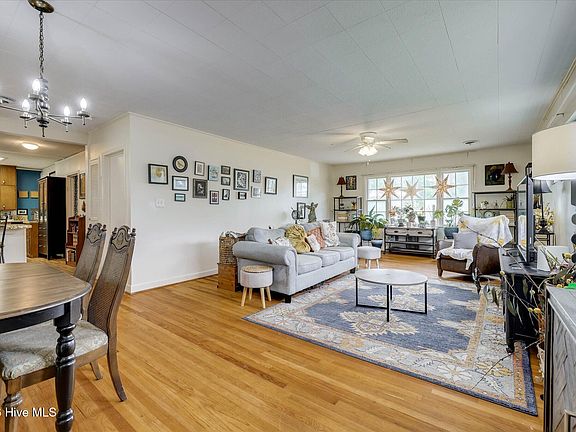 5th image of 1002 Eustis Drive