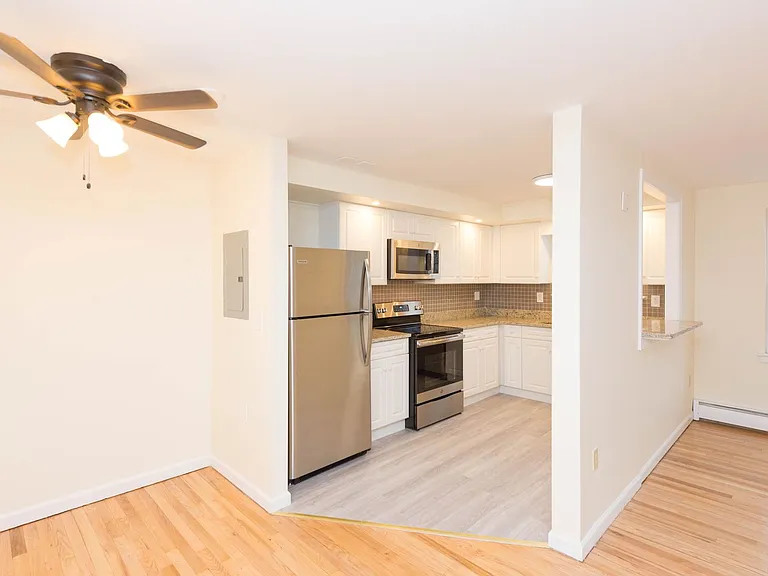 Eli Whitney Apartments — Photo 20