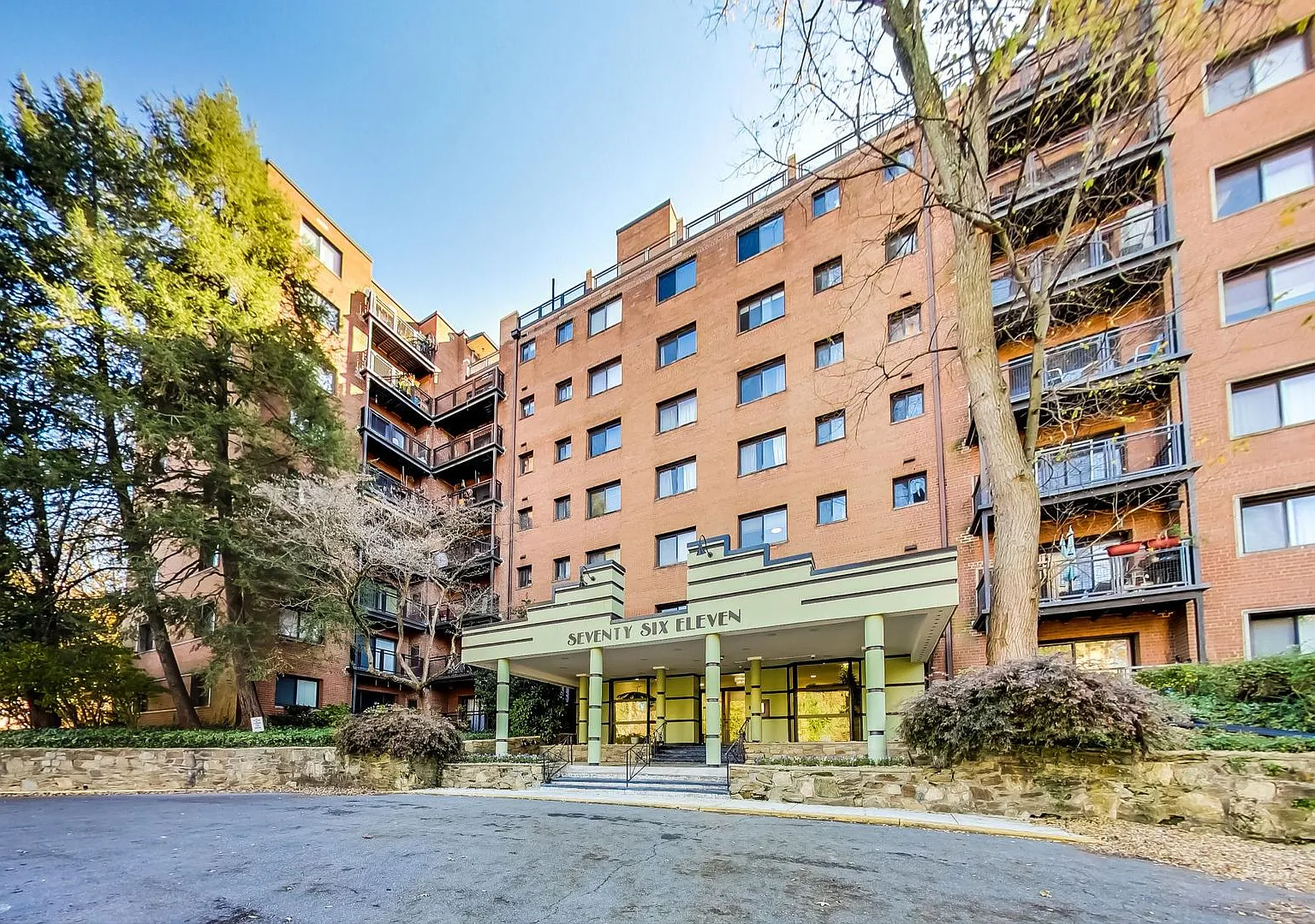 2BD/1BA Takoma Park Condo in Elevator Building — Photo 1