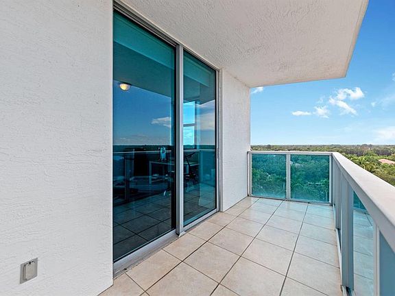 5th image of 2641 N Flamingo Road