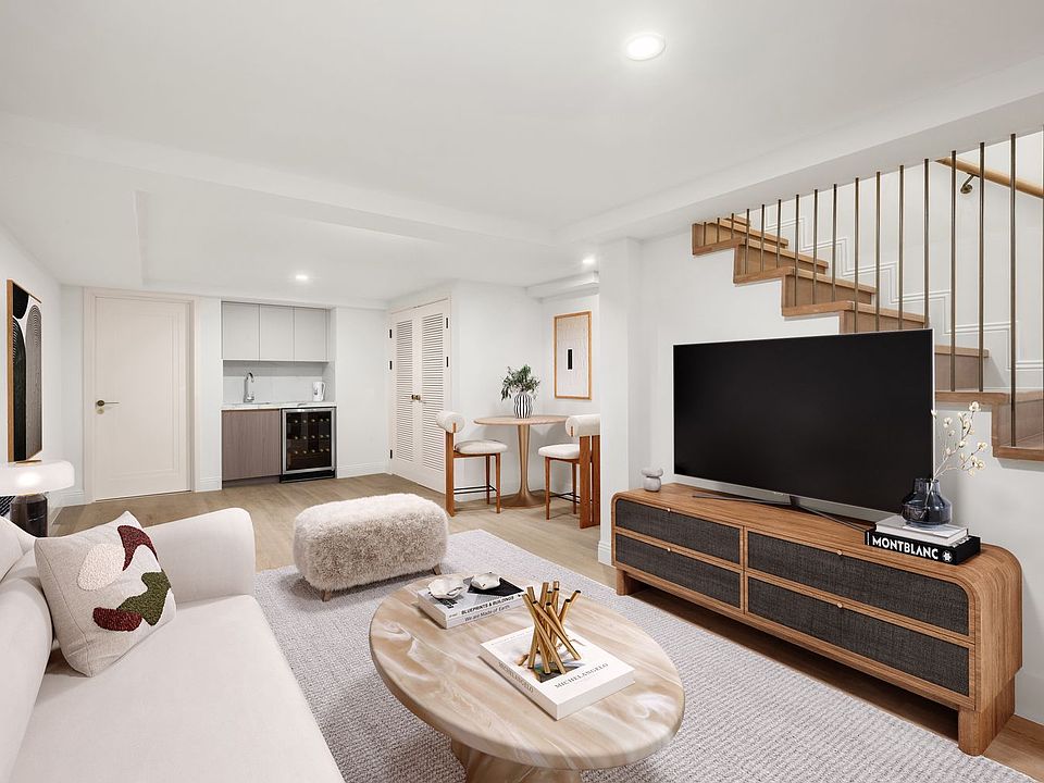 1st image of 110 E 37th St #100