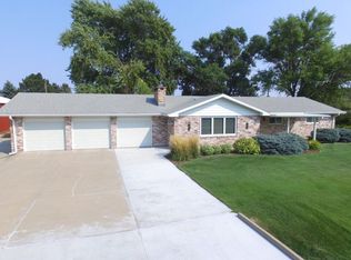 421 Prairie Rd, North Platte, NE 69101